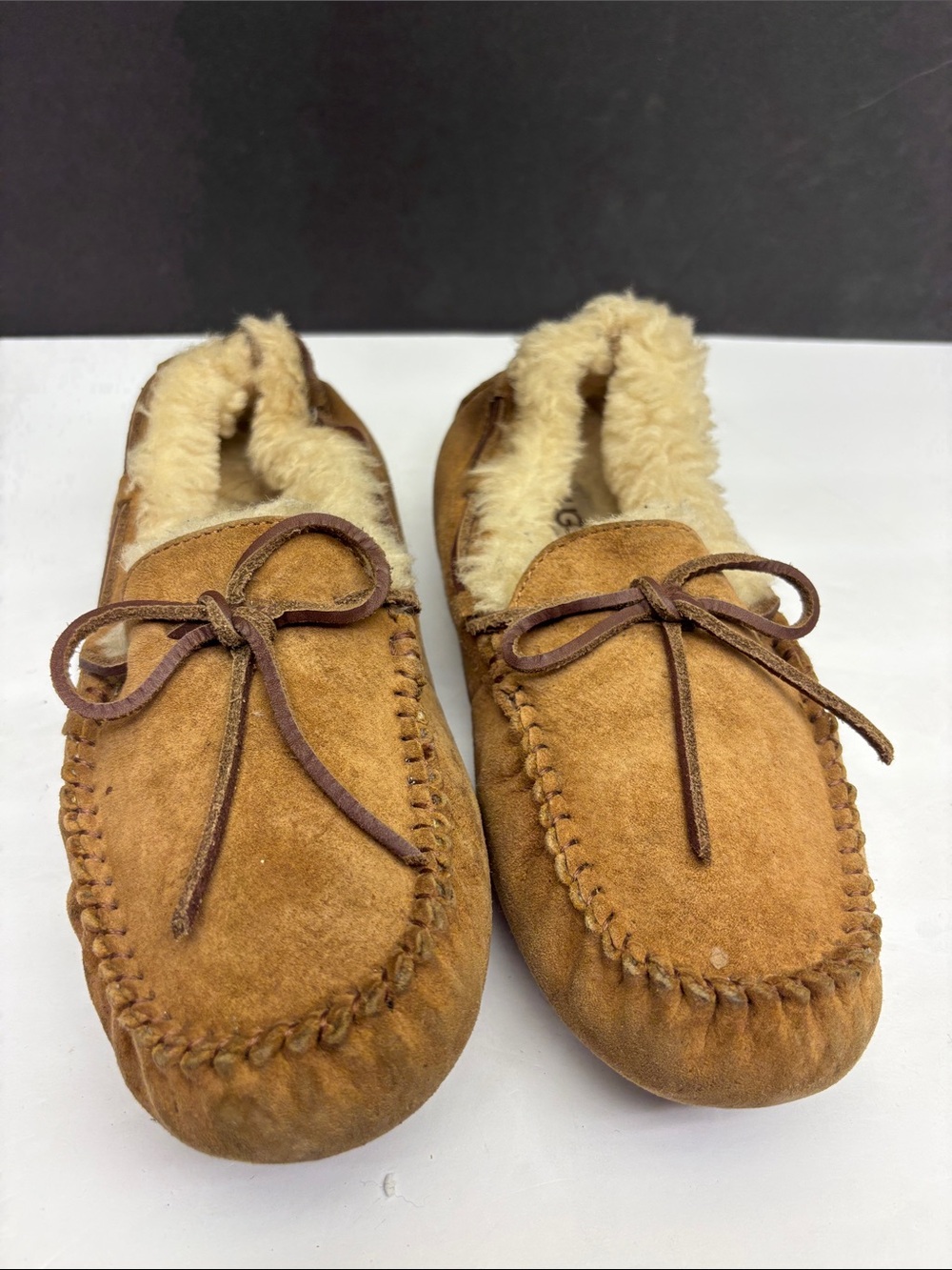 UGG slippers chestnut size 9, box 80